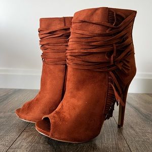 Size 6.5 Womens Peep Toe Booties